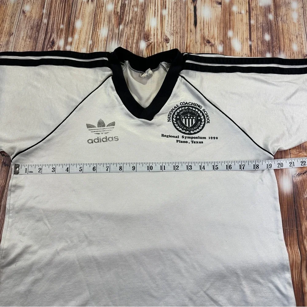 Vintage 90s Adidas National Coaching School Tshirt Size Medíum